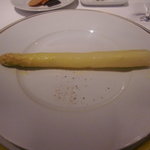 レストラン カーウントカー - ホワイトアスパラガス