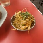 大衆食堂ニューヘイロー - 鶏皮と葱のピリ辛和え