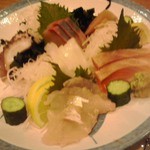 やき鳥三太郎 - 造り盛り合わせ ２，１６０円(制込み)(２０１５年５月１日撮影)