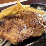 ブロンコビリー - 料理写真:炭焼チキンステーキ 1188円