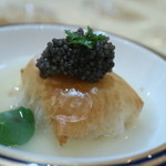 トゥ・ラ・ジョア - 2015/5チョウザメの一皿