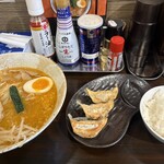 味噌工房麺助 - 