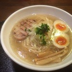 麺屋 ふぅふぅ亭 - 味玉ラーメン（塩）