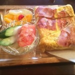 やまと - ベーコンエッグトースト！
初めて見るスタイル！