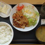 松屋 - 料理写真:生姜焼き定食（930円）