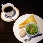 Talon Cafe - ブレンドコーヒー（400円）、モーニングサービス（トースト、サラダ、ゆで卵）