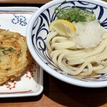 はなまるうどん - 料理写真:おろしぶっかけと野菜かき揚げ