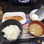 資さんうどん - 料理写真:暫く待つと注文した鮭定食603円の出来上がり。