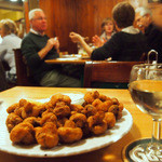 Reinthaler's Beisl - シャンピニオン・ゲバッケネ€8.0、白ワイン€2.0