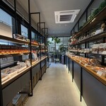 patisserie Sadaharu AOKI paris - 店内の様子