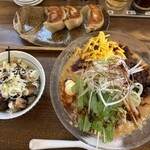 井岡屋 - 料理写真:期間限定"味噌冷やし担々麺"、餃子3個、ミニチャーシュー丼