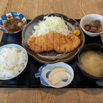 じゃりんこ - 料理写真:トンカツ（120グラム）定食　1200円