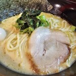 横浜家系ラーメン 赤家 - 