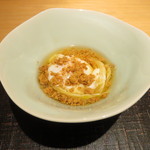 神保町 傳 - ホワイト・アスパラ 温泉玉子 鰹のクランブル