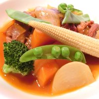 ヌガ - ランチコース 3456円 の仔羊と季節野菜のナヴァラン