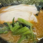 豚骨醤油ラーメン 王道家 - 