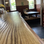 いっとく家らーめん - カウンター席から見る座敷席