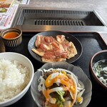 安楽亭 - 