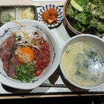 牛刺しと焼肉 仔虎 - 
