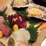 Tasuki - 生牡蠣と刺身盛り