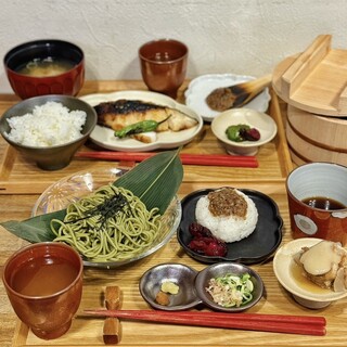 【スペシャルサンまるセット】本日限定　お得な山盛りセット　10種類の詰め合わせ♪ 口コミ一覧 : ヤマサン （【旧店名】茶願寿cafe） - 宇治（JR