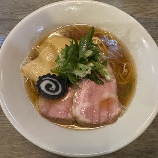 ニボシラァメン コハク_0