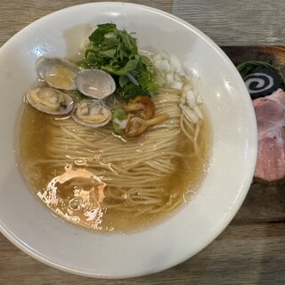 ニボシラァメン コハク_1