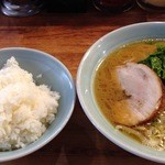 鶴一家 - 豚骨醤油ラーメン固め濃いめ+小ライス(2015.05.08)