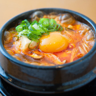 ``Sundubu Jjigae'', a specialty of handmade tofu