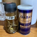 らぁめん 生姜は文化。 - 卓上のいろいろ