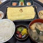 まごころごはん - 料理写真:出汁巻き卵定食 1300円