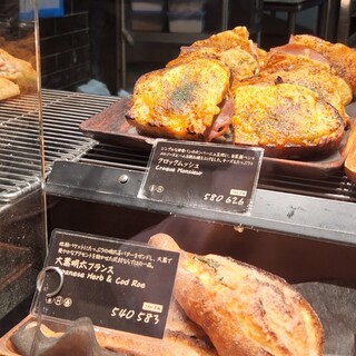 ベーカリー&レストラン 沢村_1