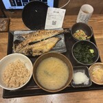 炭火焼干物定食 しんぱち食堂 - 料理写真: