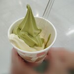 ソフト＆カフェグレコア - 「2段重ね」バニラ×抹茶 400円～！(カップ)