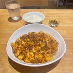 高井戸麻婆 TABLE - 料理写真:麻婆麺　ご飯と高菜付きです
