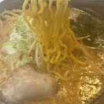 北海道らーめん みそ熊 - 料理写真:味噌ラーメンの麺リフト