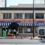 ジョナサン - 看板が撤去された建屋。(2015.05撮影）