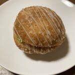 ベーカリー アクア - メロンクリーム（メロン）   200円なり