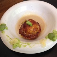 ラ・ボンヌターブル - 仔牛すね肉のブンンケットのパイ包み、チャウダー仕立て