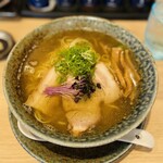 煮干そば・鶏そば 藍 - 料理写真:淡麗煮干しそば並¥950