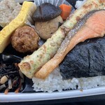 ヨークマート - 料理写真:鮭のり弁