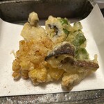 日本料理 澤田 - ハモと大葉、松茸の天ぷら、コーンのかき揚げ