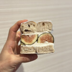 NAVY BAGELS - いちじくサンド