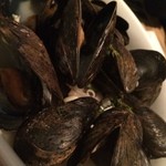 EMC Seafood & Raw Bar - Stewed Lemongrass mussels