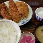 甚兵衛 - 本日のサービス品「牡蠣フライ＆チキンカツ定食」８００円。