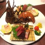 わらしべ - 伊勢海老の刺し盛り！
            伊勢海老のウニ焼食べた日のコースで出てきました★