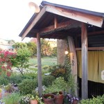 そば繁 - 初夏の夕方の玄関