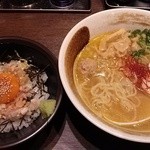 晴壱 - 地鶏の白湯そば＋ささみユッケご飯