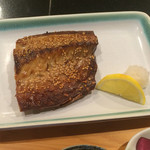 鮮魚・お食事処 山正 - サバ  日干しの半身 焼き  350円
            デカイ！