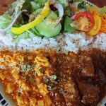 まっさんち - キーマカレー&ポークビンダルのハーフ&ハーフ